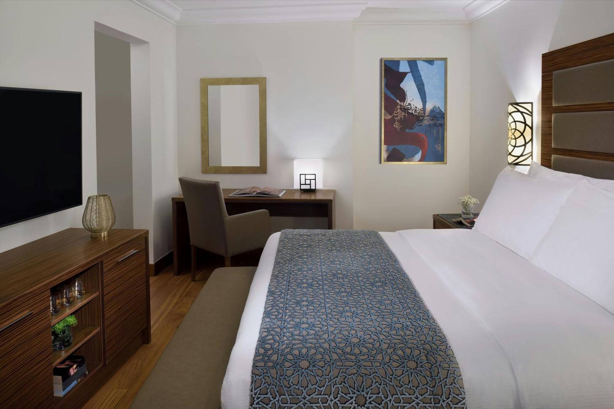 Marriott Executive Apartments Al Khobar Exterior photo A guest room at the Four Seasons Hotel